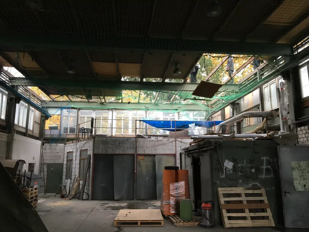 Hallenausbau bei red-U: Halle vor dem Umbau zur neuen Bürofläche und Raumaufteilung