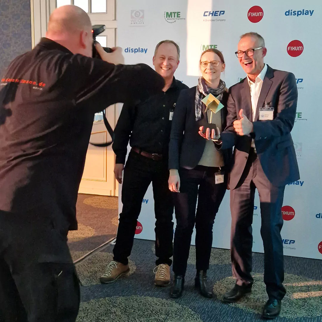 Gold Award – Preisverleihung/Auszeichnung für ein POS-Display-Projekt